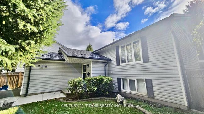 52 Water St, House other with 3 bedrooms, 3 bathrooms and 4 parking in Chatham ON | Image 4