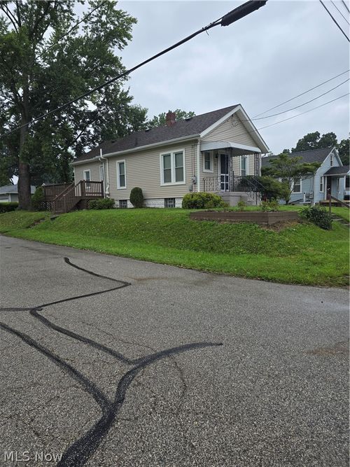 504 Jefferson Ave, Barberton, OH, 44203-2817 | Card Image