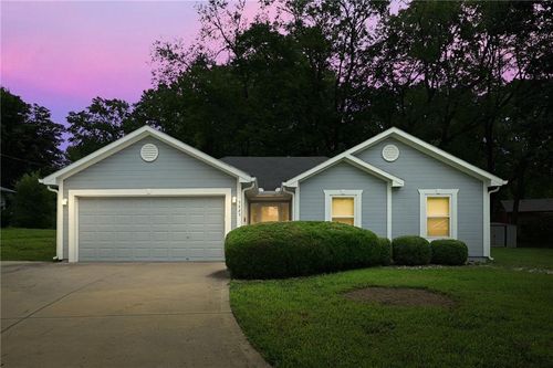 5425 Sterling Ave, Raytown, MO, 64133-2957 | Card Image