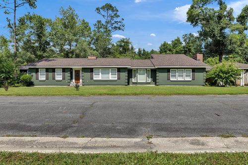 1306 Woodland Way, Nashville, GA, 31639-2705 | Card Image