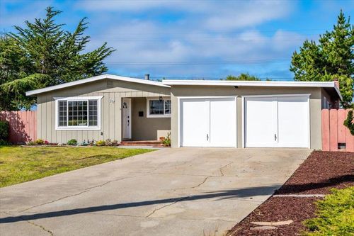 277 Young Cir, Marina, CA, 93933-2718 | Card Image