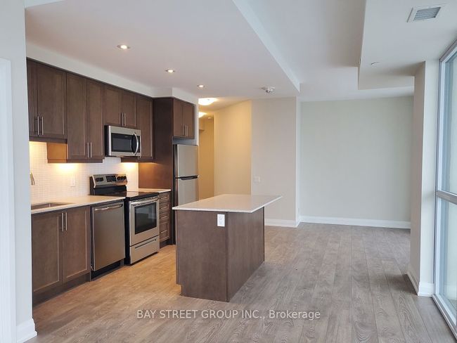 1006 - 15 Lynch St, Condo with 2 bedrooms, 2 bathrooms and null parking in Brampton ON | Image 7