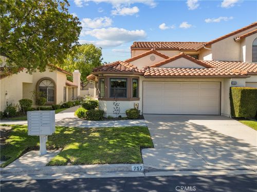 757 Congressional Rd, Simi Valley, CA, 93065-6606 | Card Image