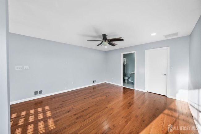 215 Nebula Rd, Townhouse with 3 bedrooms, 4 bathrooms and null parking in Piscataway NJ | Image 16
