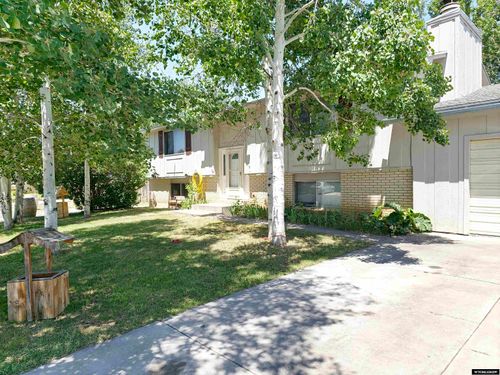 313 Cottonwood St, Evanston, WY, 82930-2611 | Card Image