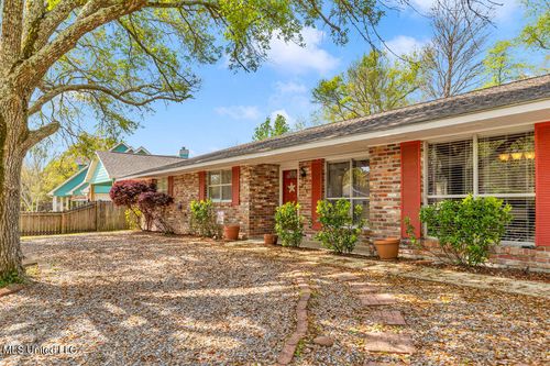 226 Boggs Cir, Long Beach, MS, 39560-5807 | Card Image