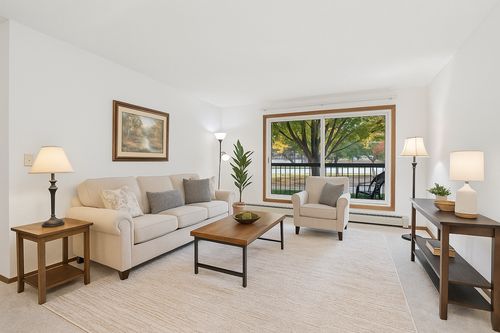104-14620 Garrett Ave, Apple Valley, MN, 55124-8428 | Card Image