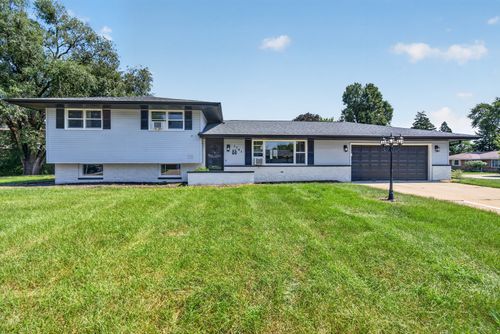 1701 Newton Dr, Morris, IL, 60450-1111 | Card Image