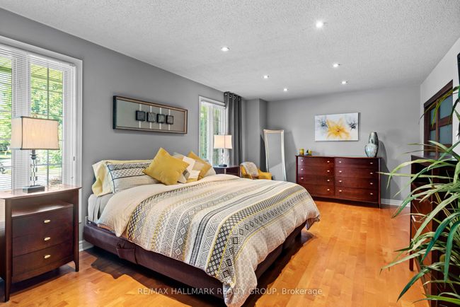 2140 Blue Jay Cres, House other with 2 bedrooms, 2 bathrooms and 3 parking in Gloucester ON | Image 13