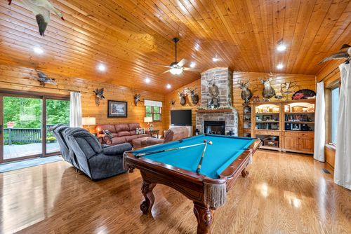 380 Watson Ln, Paris, TN, 38242-8202 | Card Image