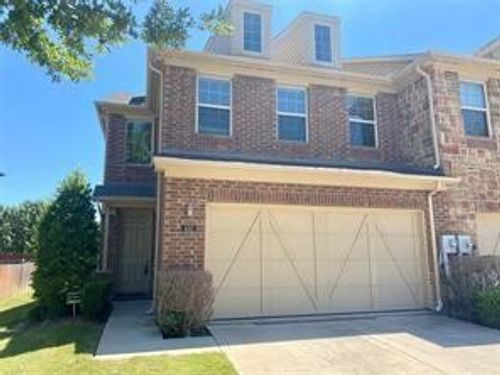 432 Hunt Dr, Lewisville, TX, 75067-8204 | Card Image