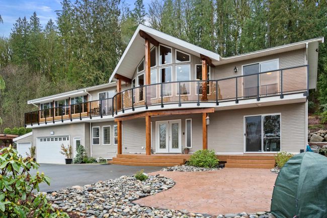 26560 Cunningham Avenue, House other with 6 bedrooms, 4 bathrooms and 10 parking in Maple Ridge BC | Image 3