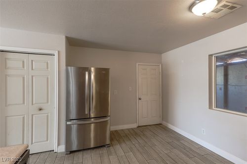 208 W Alma St, Overton, NV, 89040-9015 | Card Image