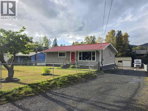 3865 Skinner St, Thornhill, BC, V8G3M2 | Card Image