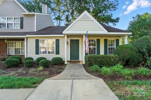 5911 Moose Ln, Charlotte, NC, 28269-3192 | Card Image