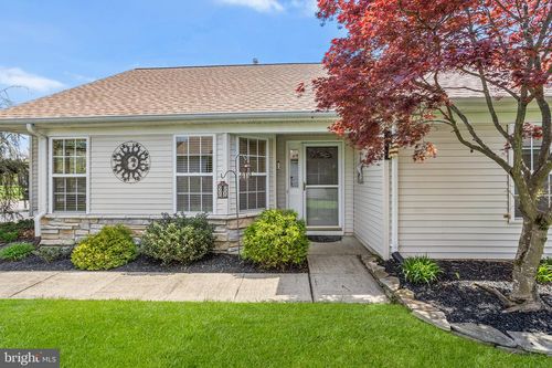 16 Schoolhouse Ln, Lakewood, NJ, 08701-5761 | Card Image
