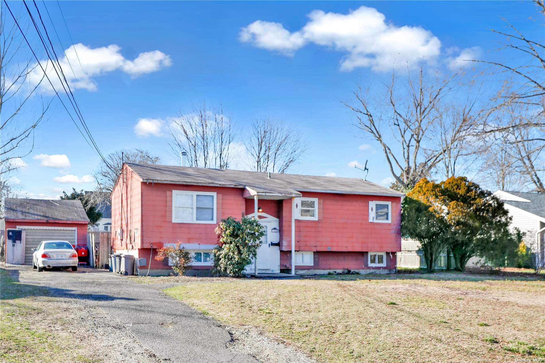 New London Ave, Medford, NY 11763