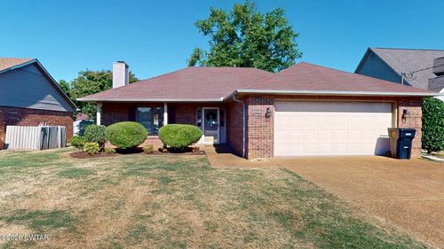 2164 Oakview Ave, Dyersburg, TN, 38024-1615 | Card Image