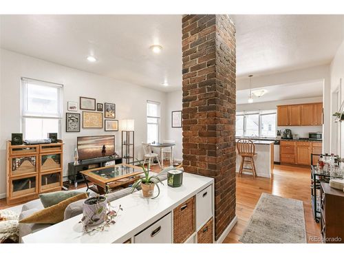 208 S Lincoln St, Denver, CO, 80209-1670 | Card Image