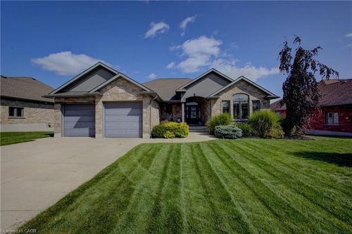 105 12th A Ave, Hanover, ON, N4N3V1 | Card Image
