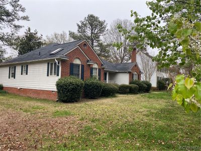 View of front of home featuring a front yard | Image 2