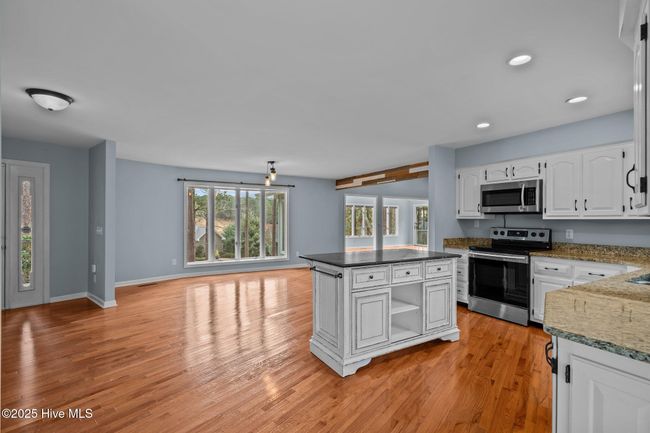 565 Lake Forest Dr Se, House other with 3 bedrooms, 3 bathrooms and 2 parking in Pinehurst NC | Image 11