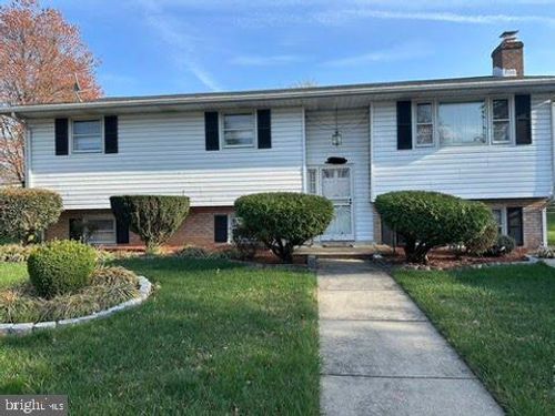 5003 Luci Ln, SUITLAND, MD, 20746-2105 | Card Image