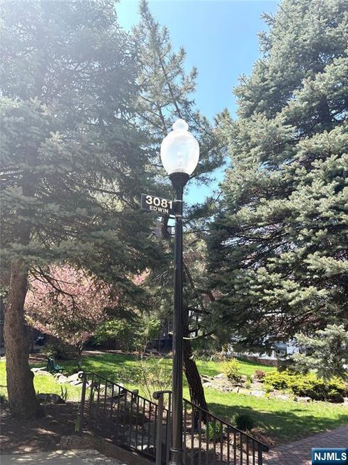 3081 Edwin Ave, Fort Lee, NJ, 07024-3666 | Card Image