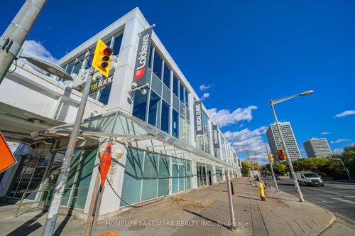 396 St Clair Ave W, Toronto, ON, M5P3N3 | Card Image