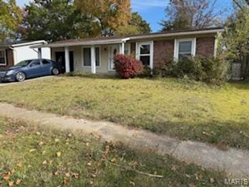 11632 Las Ladera Dr, Florissant, MO, 63033-8146 | Card Image