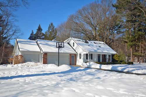 244 Leisure Ln, Holland, MI, 49424-2440 | Card Image