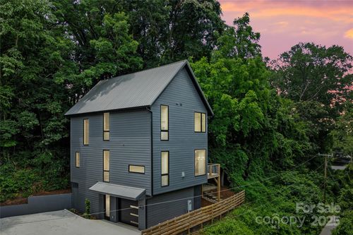 43 Waynesville Ave, Asheville, NC, 28806-4631 | Card Image