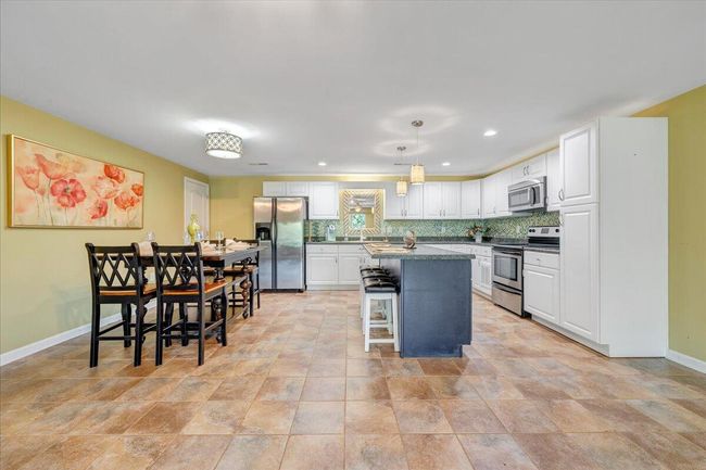 Lower Kitchen | Image 21