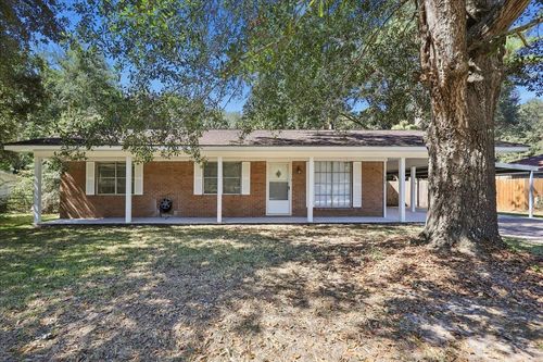 321 Pinewood Dr, Silsbee, TX, 77656-3219 | Card Image