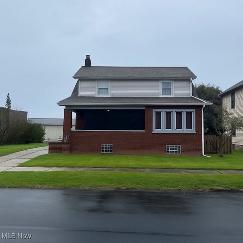 15 S Portland Ave, Youngstown, OH, 44509-2817 | Card Image