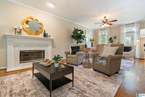 1812 Cross Cir, HOOVER, AL, 35244-8275 | Card Image