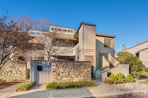 16 Lakemoor Ln, Hendersonville, NC, 28739-4059 | Card Image