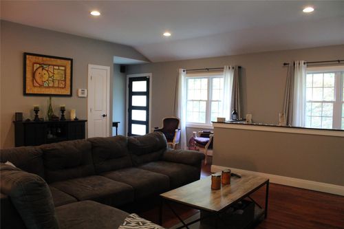 5 Meadowfield Ln, Glen Cove, NY, 11542-1613 | Card Image