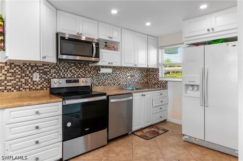 102-49 High Point Cir S, NAPLES, FL, 34103-4233 | Card Image
