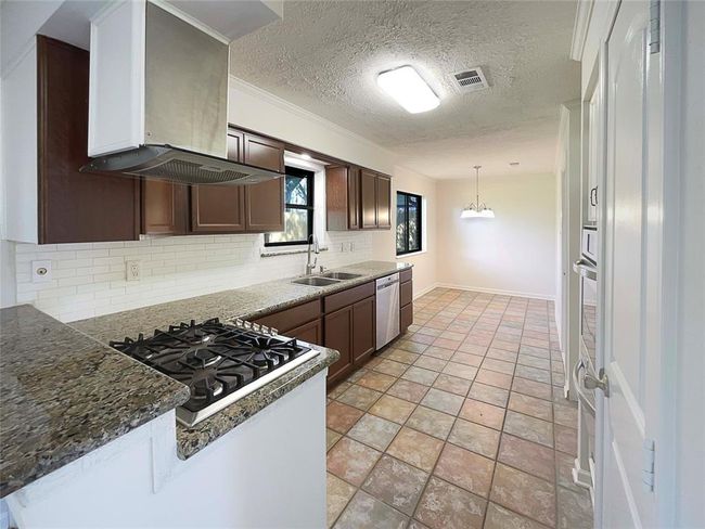 5108 Halbert Dr, House other with 3 bedrooms, 2 bathrooms and 2 parking in Pearland TX | Image 11