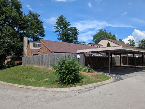 916 Old Fountain Pl, Hermitage, TN, 37076-1357 | Card Image