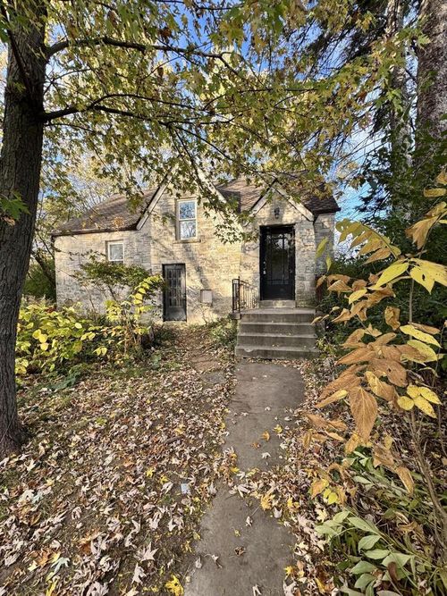 1501 W Brown Deer Road, River Hills, WI, 53217 | Card Image