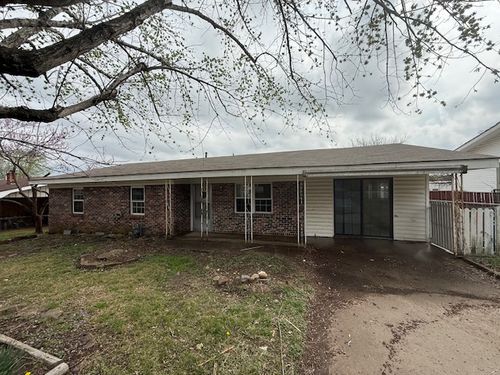 1901 Kris Dr, Ozark, AR, 72949-3624 | Card Image