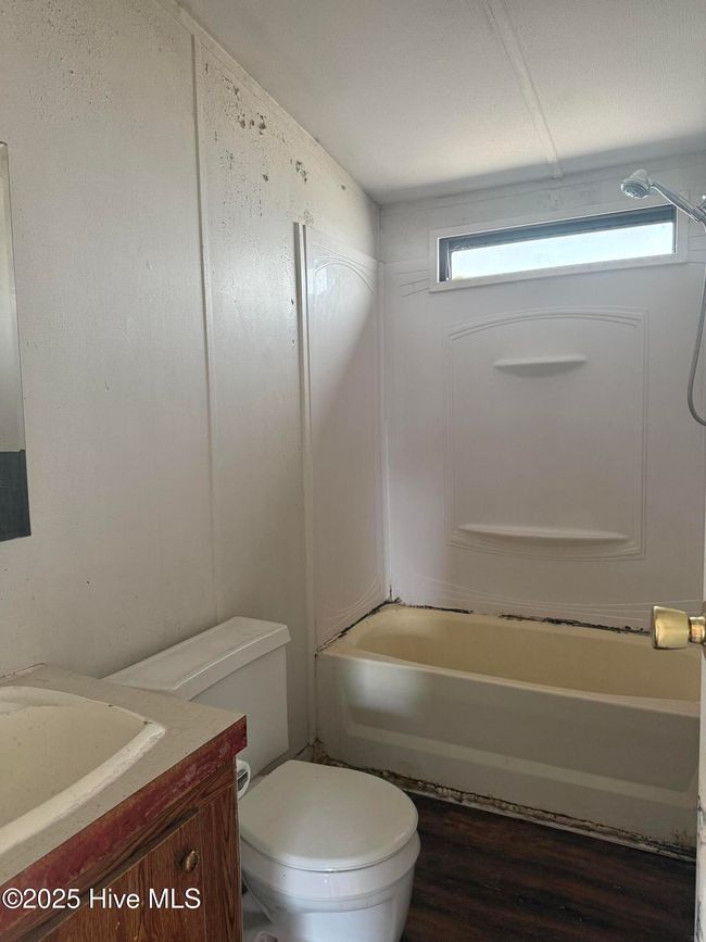 108 N Queens St, House other with 3 bedrooms, 2 bathrooms and null parking in Hubert NC | Image 9