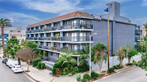 apt-307-1355 N Sierra Bonita Ave, West Hollywood, CA, 90046-8518 | Card Image