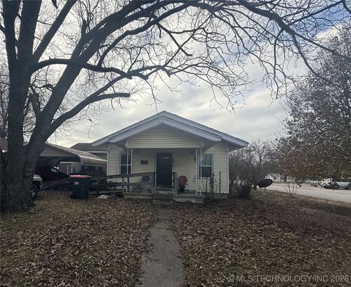 300 E Hester St, Chelsea, OK, 74016-1123 | Card Image