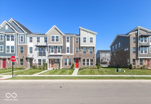 7333 Bayview Run, Mccordsville, IN, 46055-9841 | Card Image
