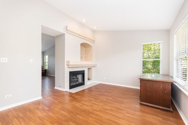 2404 Golf Ridge Cir, Condo with 2 bedrooms, 2 bathrooms and 4 parking in Naperville IL | Image 8