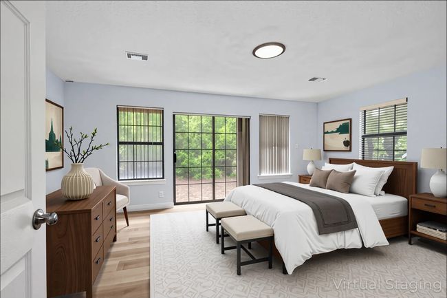 Virtual staged : Bedroom with light wood finished floors and baseboards | Image 17