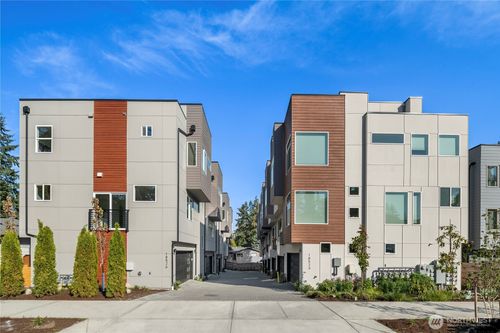 b-18528 Wallingford Ave N, Shoreline, WA, 98133-4227 | Card Image